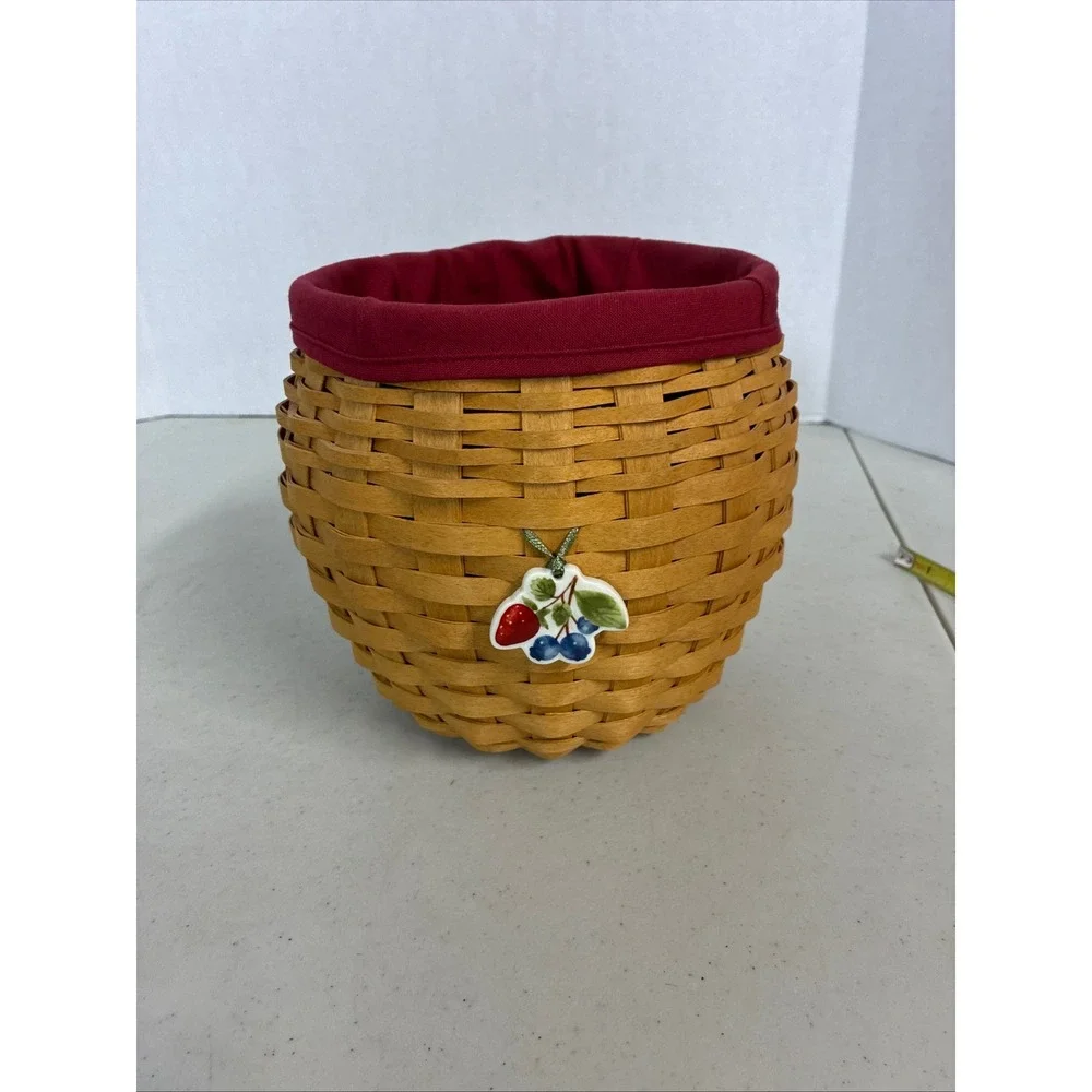 Longaberger 2005 Family Signed Basket Cranberry Liner Berry Tie-On Handmade USA